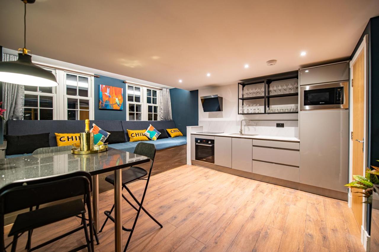 The Nest - Luxury 16 Person Apt W Jacuzzi & Parking ブラックプール エクステリア 写真