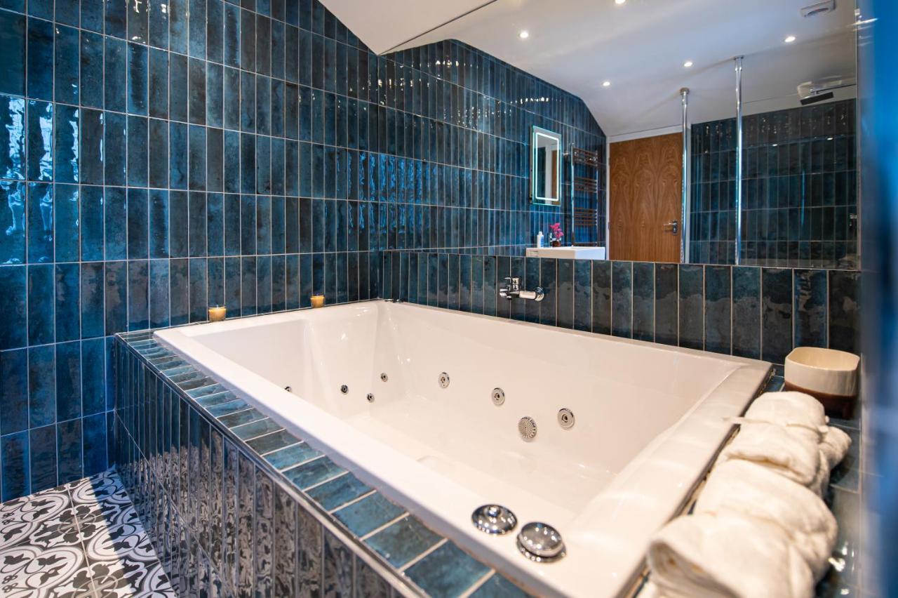 The Nest - Luxury 16 Person Apt W Jacuzzi & Parking ブラックプール エクステリア 写真