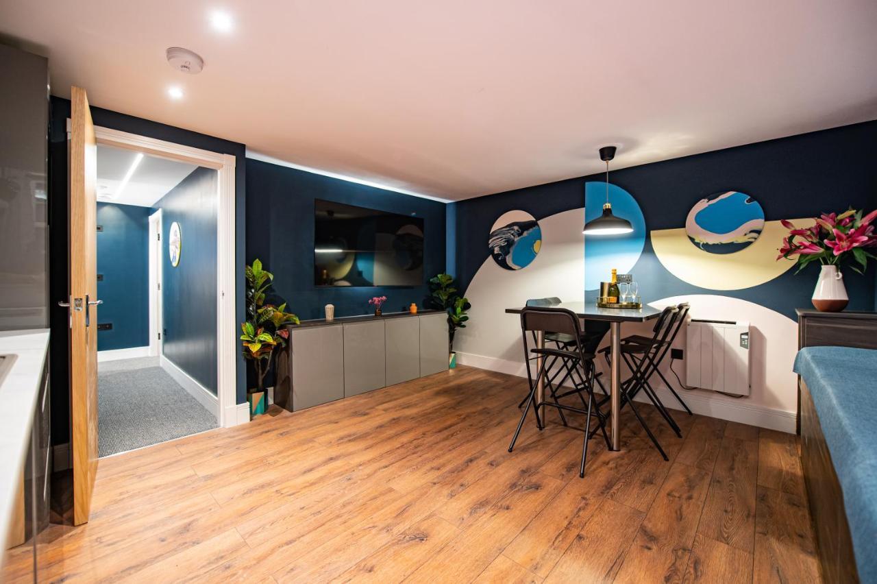 The Nest - Luxury 16 Person Apt W Jacuzzi & Parking ブラックプール エクステリア 写真