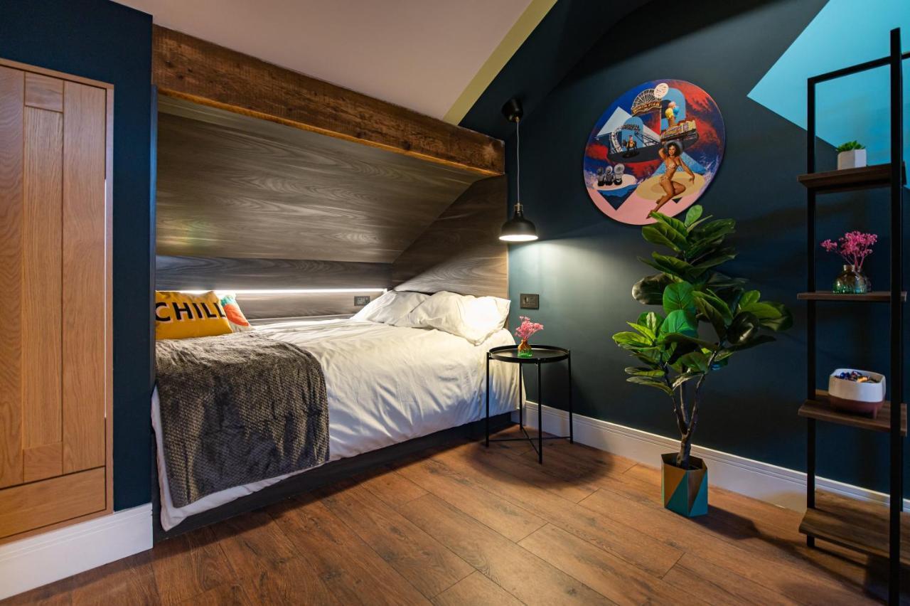 The Nest - Luxury 16 Person Apt W Jacuzzi & Parking ブラックプール エクステリア 写真