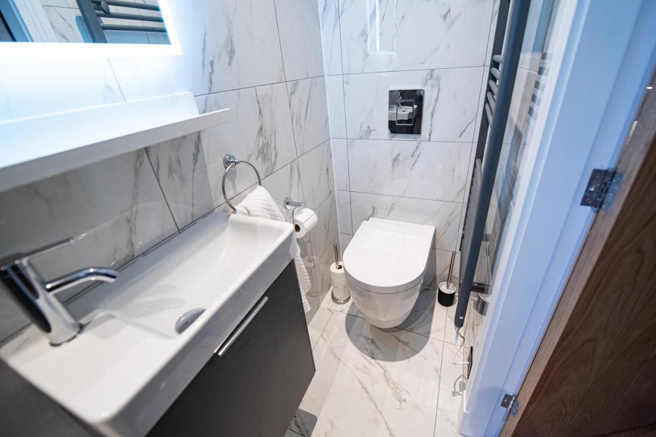 The Nest - Luxury 16 Person Apt W Jacuzzi & Parking ブラックプール エクステリア 写真