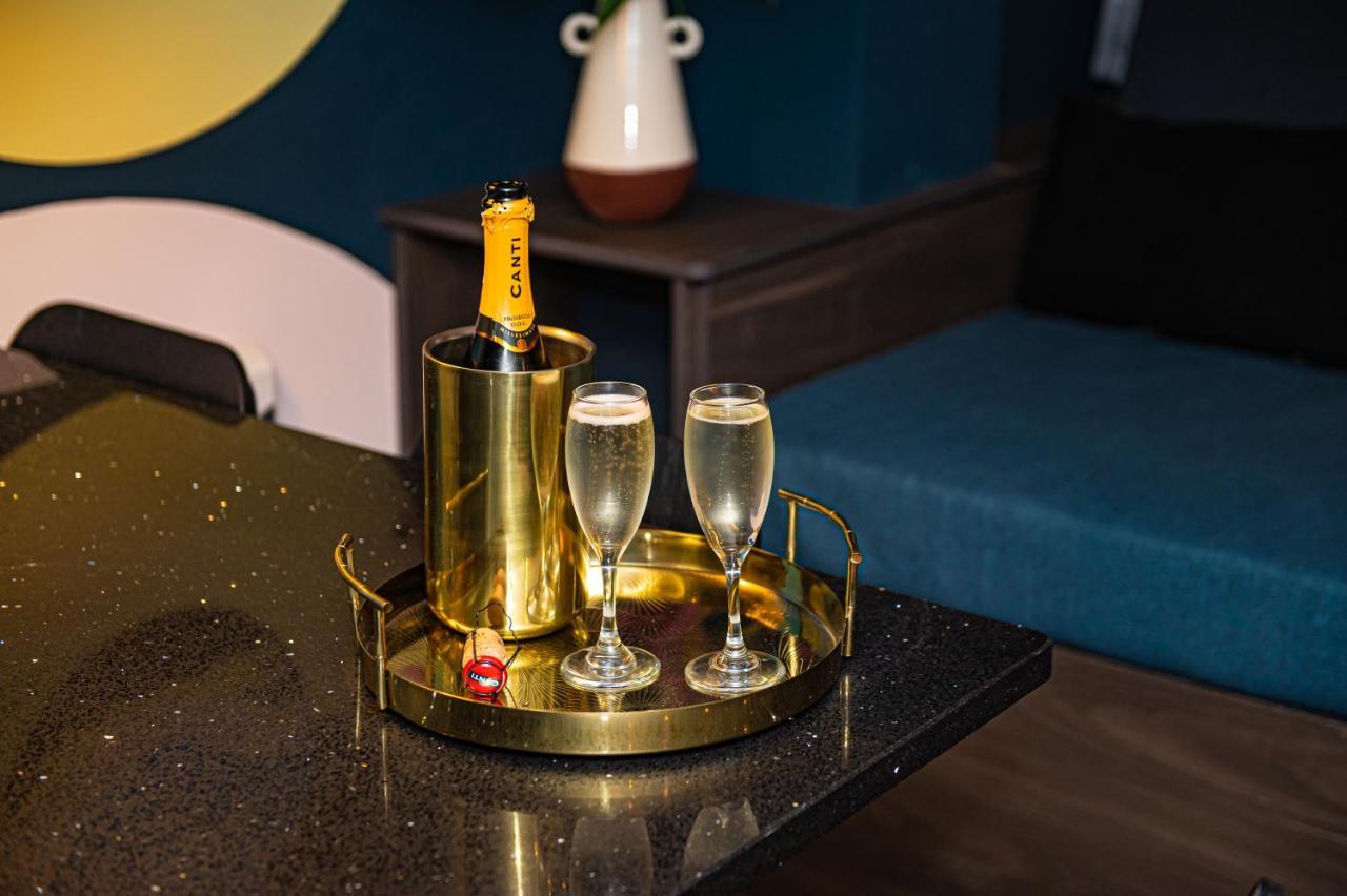 The Nest - Luxury 16 Person Apt W Jacuzzi & Parking ブラックプール エクステリア 写真