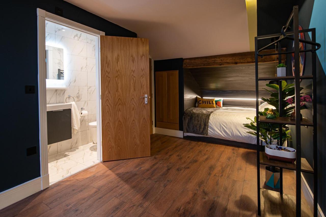 The Nest - Luxury 16 Person Apt W Jacuzzi & Parking ブラックプール エクステリア 写真